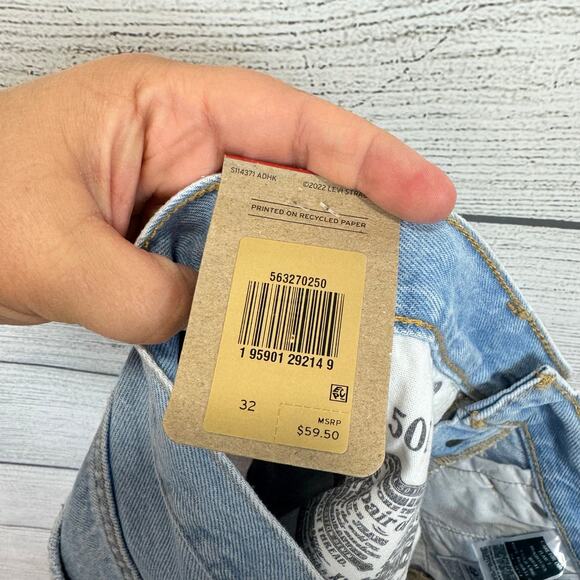 Levi's Women's 501 Light Wash Distressed High Waisted Denim Shorts Size 32 - Picture 6 of 8